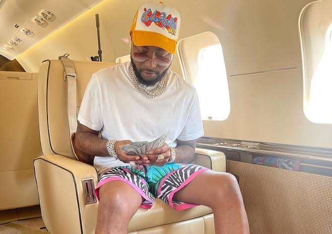 How Nigerian Superstar Davido donated all the $500k his friends gifted him to orphanages
