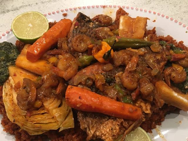 #MbbaTastyThursday: Benachin, The National Dish Of Gambia