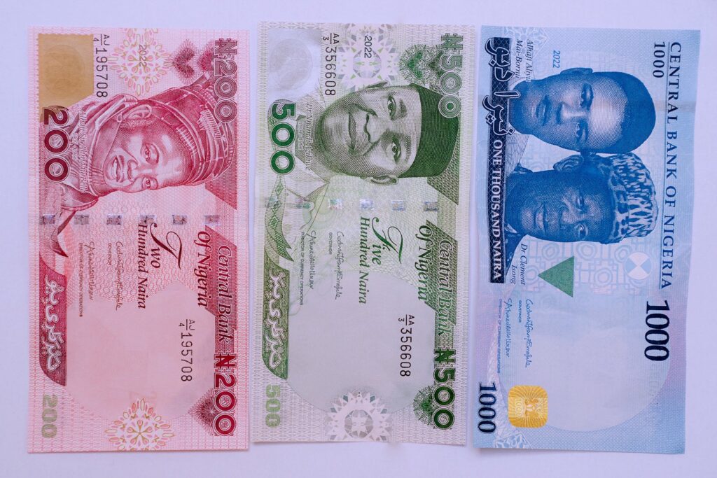 Nigeria launches new Naira notes to Fight Corruption and counterfeits 